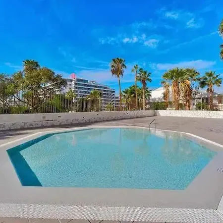 Апартаменти Tenerifeshouthbeach