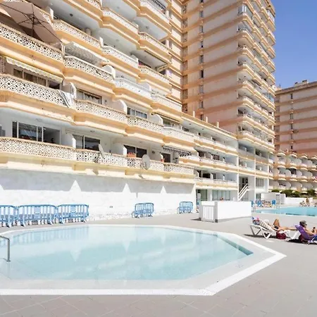 Tenerifeshouthbeach Апартаменти *